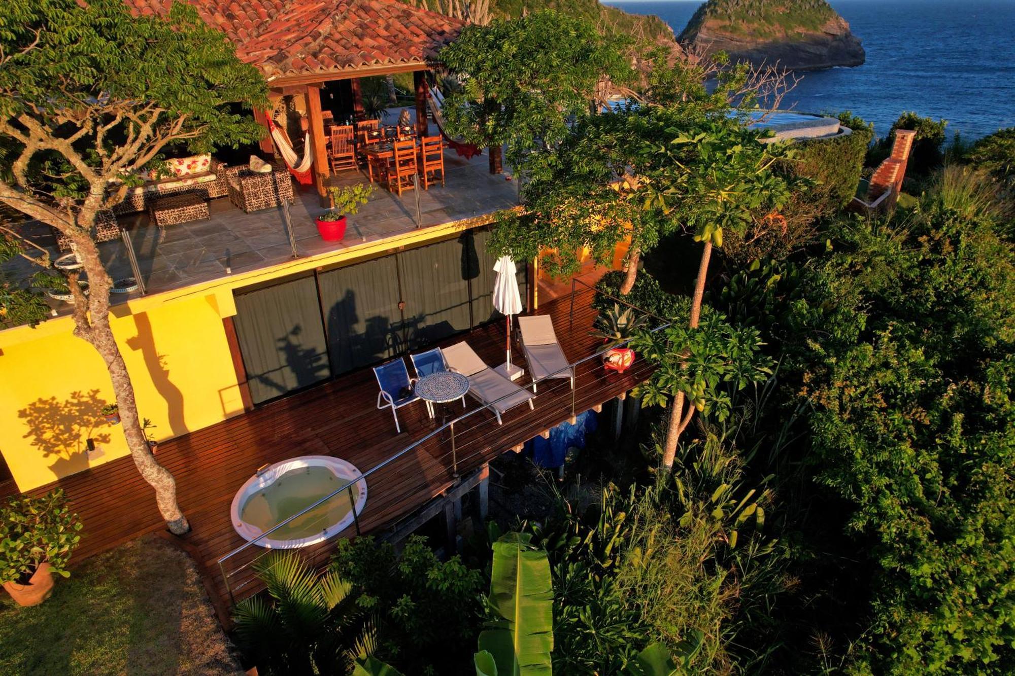 Cliffside Luxury Inn 5*