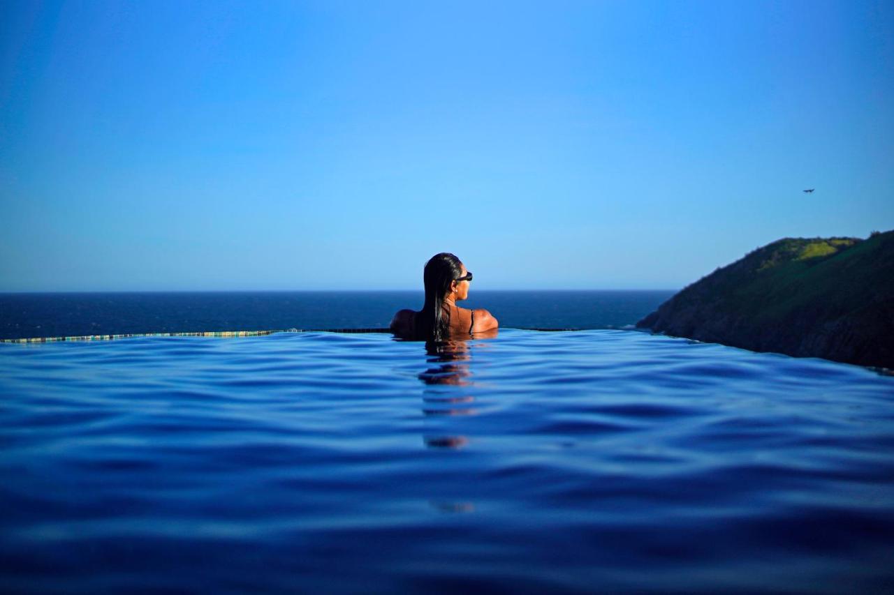 Cliffside Luxury Inn Hotel 5*