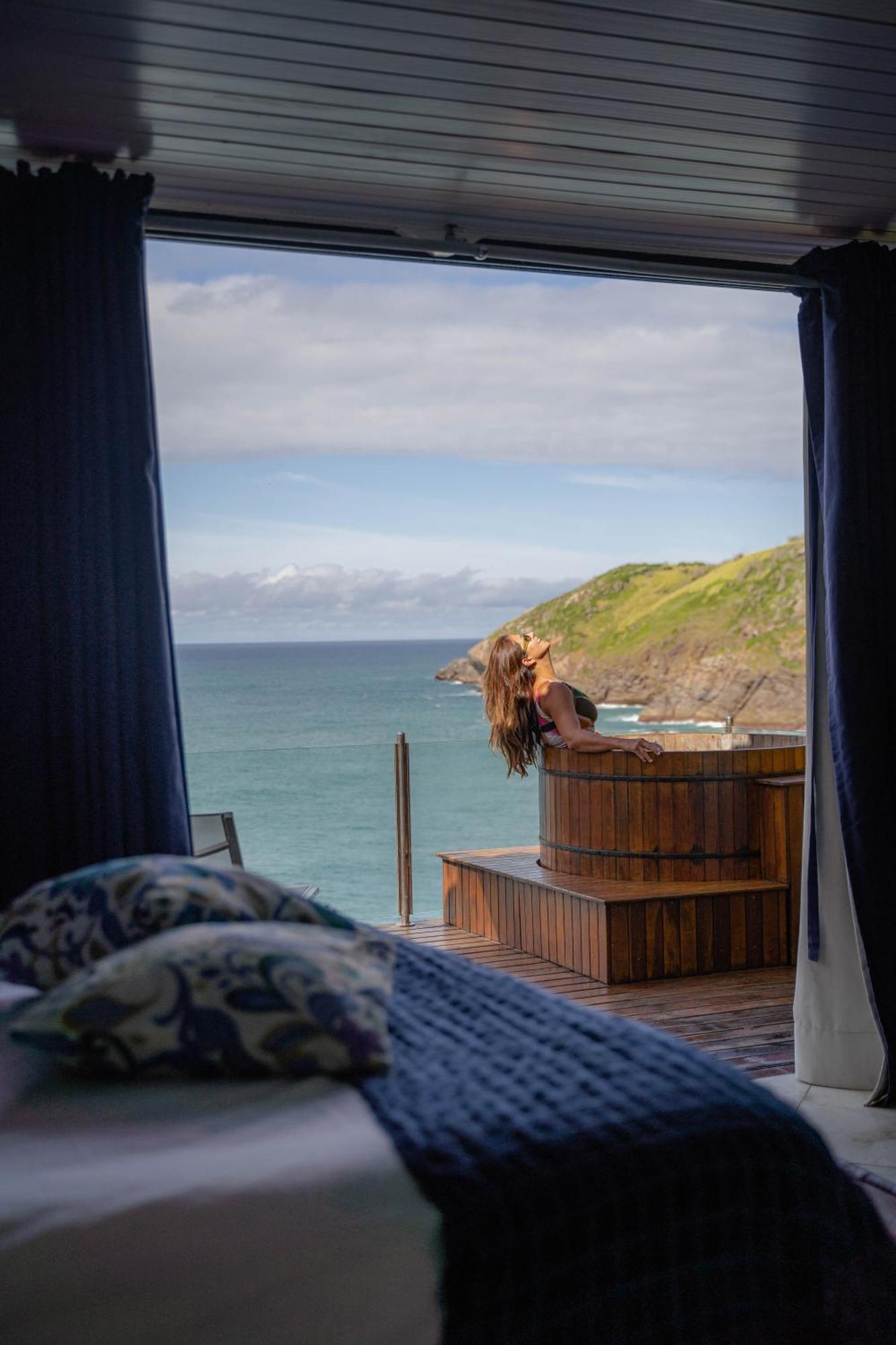 Cliffside Luxury Inn Hotel