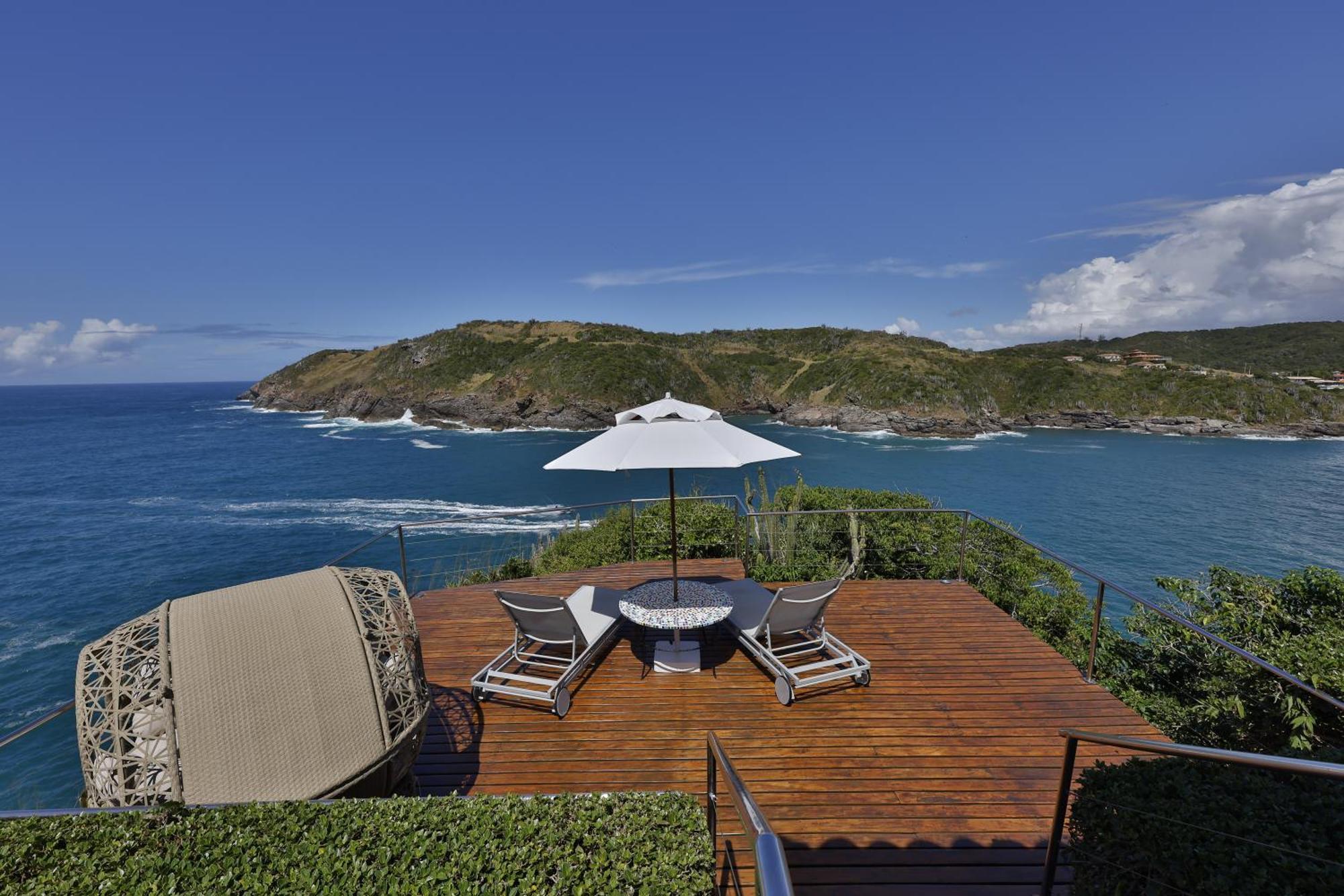 Cliffside Luxury Inn